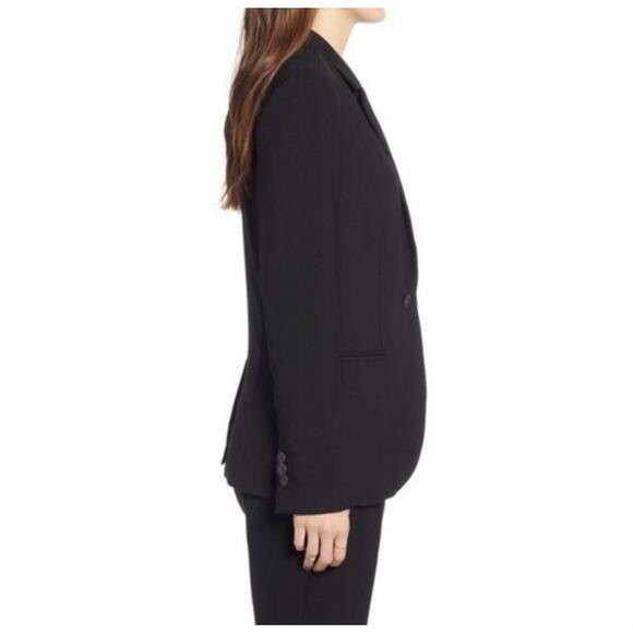 Treasure & Bond Crepe Relaxed Fit Front Button Closure Lightweight Blazer - Picture 3 of 8